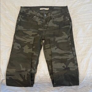 Levi's 711 Skinny Pants in Camouflage